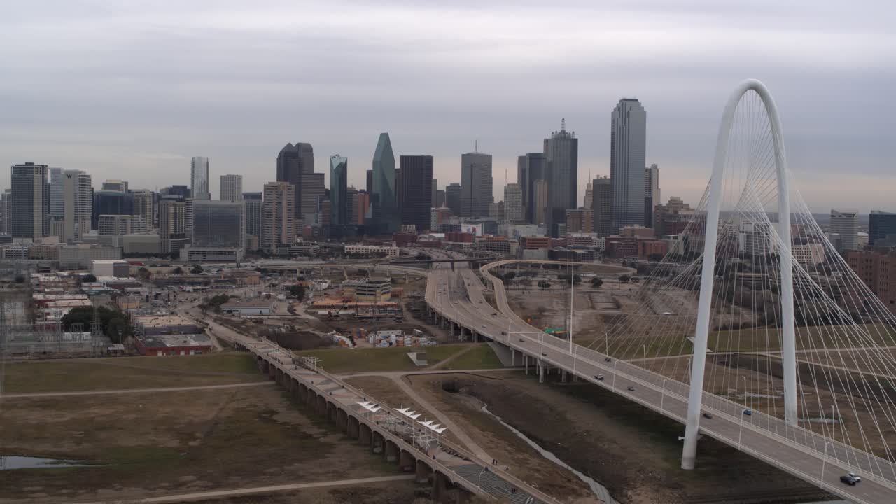 establecimiento de tomas con drones del centro de dallas