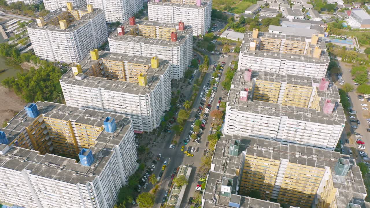 방 다운타운 스카이 라인 (bangkok downtown skyline) 의 비는 주거 아파트 또는 콘도미니엄의 공중 전망, 아시아의 스마트 도시에서 금융 지구 센터, 마천루 및 고층 건물.