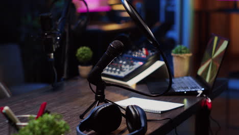 Close-up-shot-of-specialized-radio-microphone-used-in-home-personal-studio-by-dj