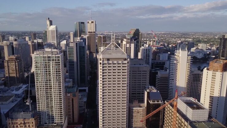 Tomada aérea de edifícios altos da cidade de Brisbane, Queensland