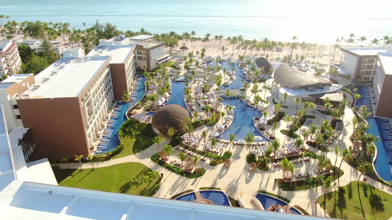 공중에 노출된 럭셔리 호텔 야외 시설 및 수영장