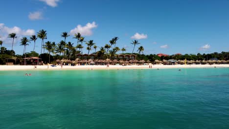una hermosa vista de eagle beach - aruba