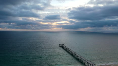 Aerial-shot-of-Manhattan-Beach,-California,-USA