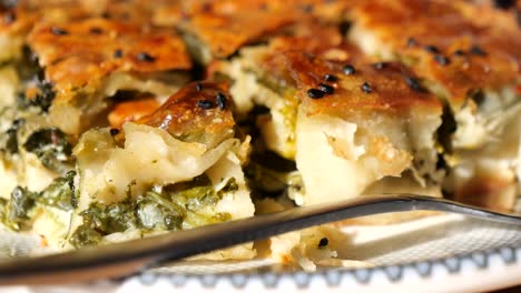 des épinards délicieux et du fromage borek