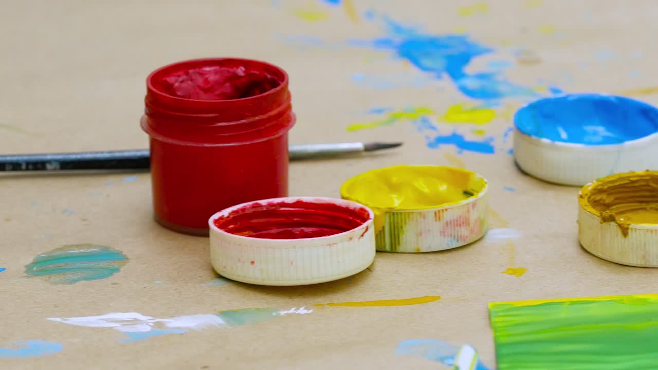 suministros de arte coloridos