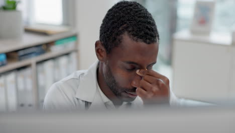 Healthcare,-anxiety-and-computer-with-a-doctor