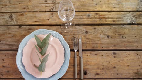 Various-cutlery-on-wooden-table-4k