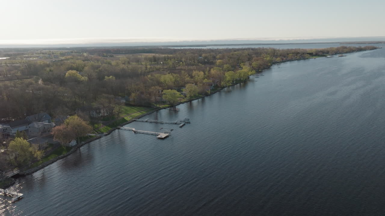 una vista aérea de un lago en wisconsin video de acciones lago poygan