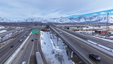 Tráfico-Intenso-En-El-Spaghetti-Bowl-De-Salt-Lake-City,-Utah