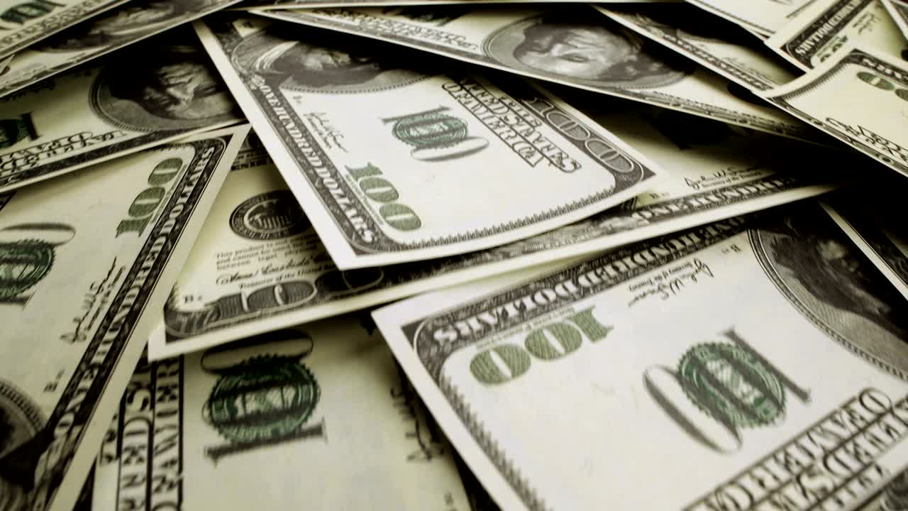 el fondo de dinero de cien dólares