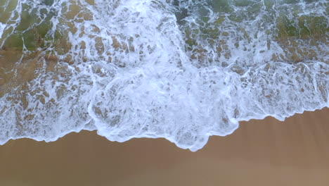 Olas-Rompiendo-En-Una-Playa-En-Cámara-Lenta-1080p