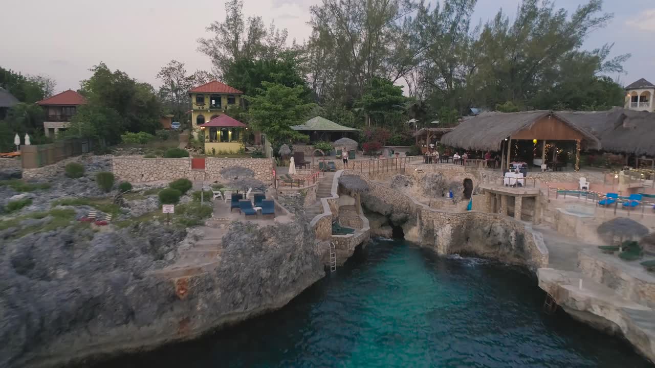 릭스 카페의 화려한 공중 풍경