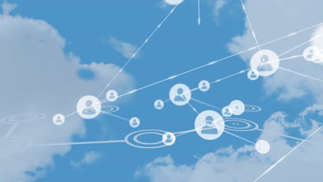 animación de la red de conexiones con iconos digitales sobre nubes