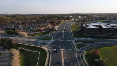 Excelente-Vista-Aérea-De-Una-Concurrida-Intersección-En-Bethesda,-Maryland