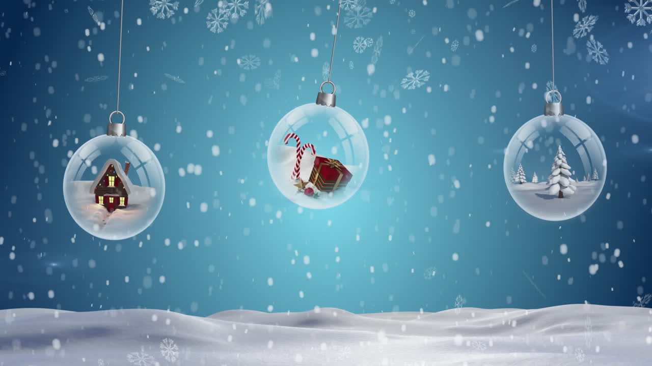 tres adornos de joyas colgantes y copos de nieve cayendo sobre el paisaje de invierno