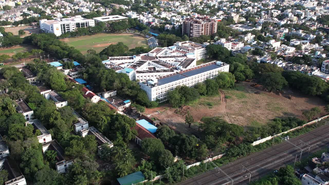 loyola college es una institución de educación superior católica privada dirigida por la sociedad de jesús en chennai, tamil nadu, india