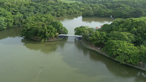 Lake-of-north-park-Mirador-in-Santo-Domingo,-Dominican-Republic