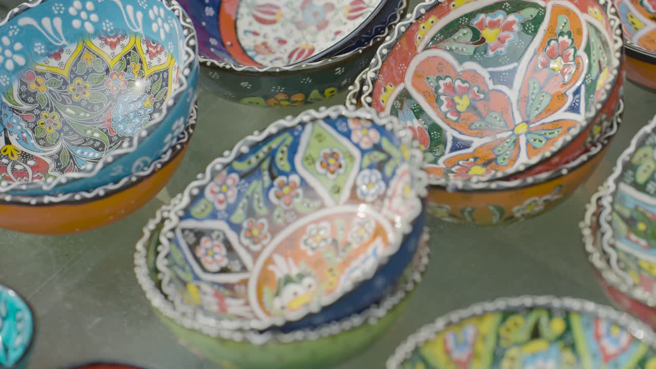 다채로운 터키 세라 그