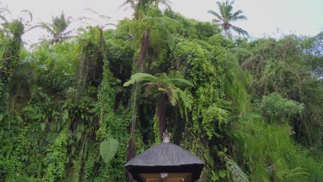 A-tranquil-shrine-at-Pura-Gunung-Kawi-Sebatu-temple-in-Bali,-Indonesia