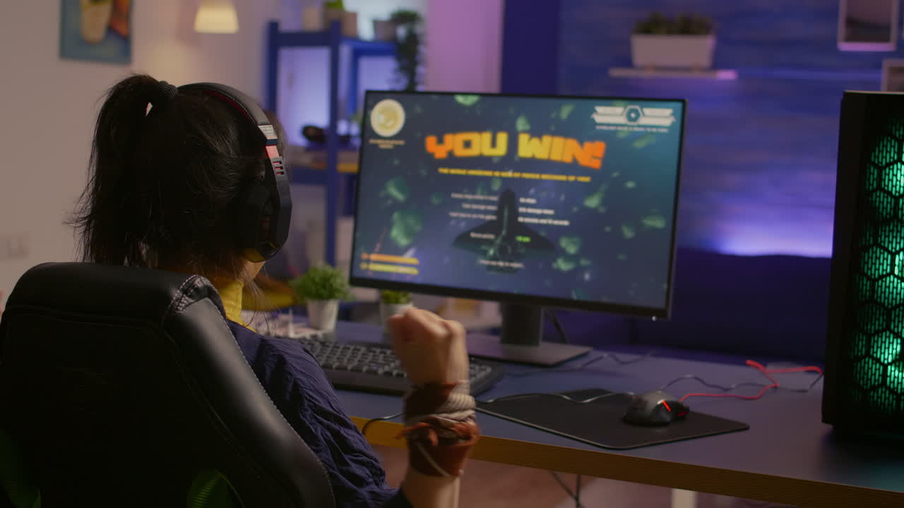 플레이어가 우주 슈팅 에스포트 토너먼트에서 우승