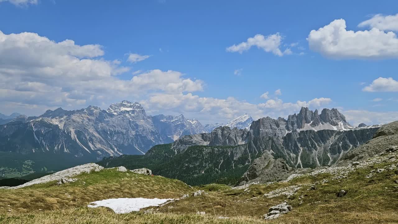 Time lapse video of Punta Sorapiss and other mountains around Cortina d'Ampezzo in Italian Dolomites