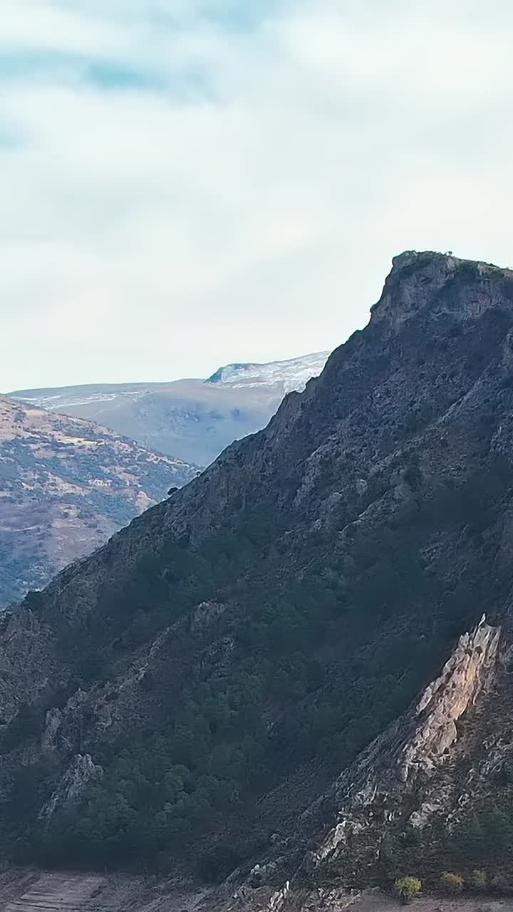 Exploración diurna de las colinas y montañas cercanas a Granada