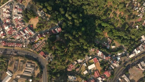 Un-Dron-Disparó-Un-Incendio-Forestal-Cerca-De-Uruapan,-Michoacán,-En-México.