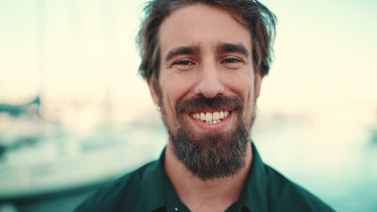 Retrato de un hombre sonriente