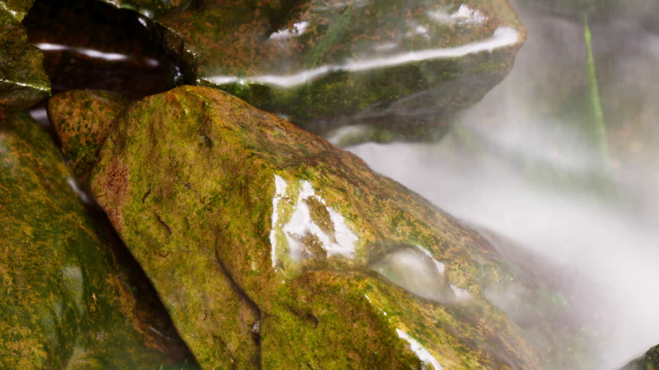 Time lapse and time-exposure at a small waterfall