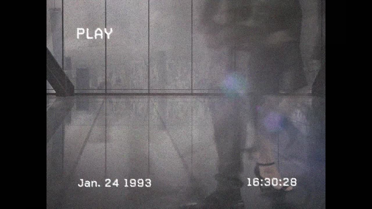 보행자가  ⁇ 고 있는 빈티지 비디오