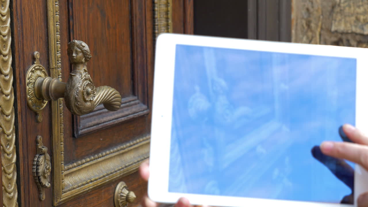 패드와 함께 빈티지 문의 을 찍는 것