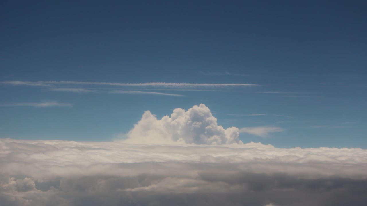 공기의 왕국에서 구름을 서핑하는 것