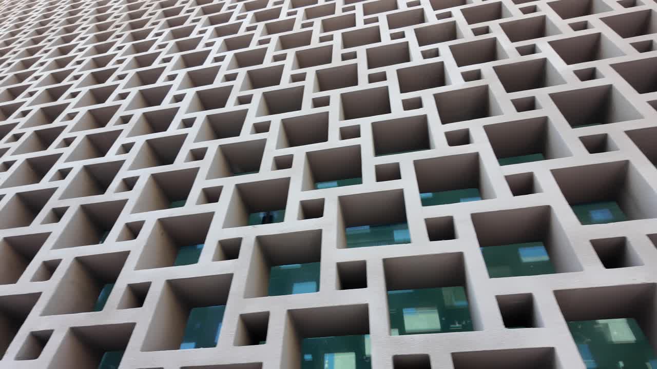 Geometric Facade Design