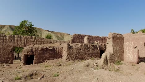 casas de barro en ruinas