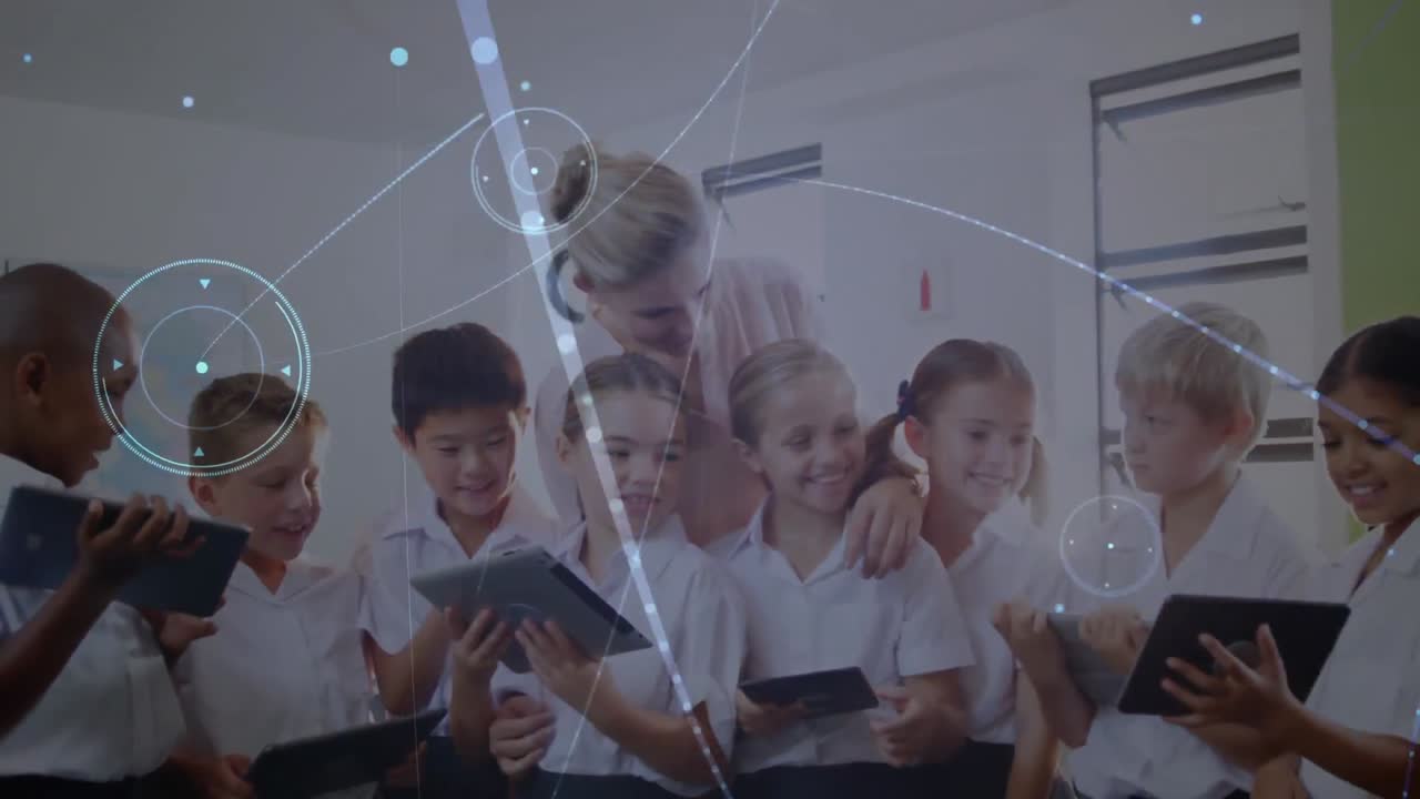 анимация сети соединений между кавказскими учительницами и учениками с помощью цифровых планшетов.