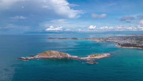 Hyperlapse-of-azure-tropical-water-at-shore-of-My-Tan-in-Vietnam,-aerial