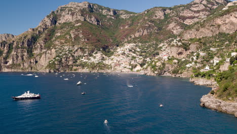 vista aérea de la costa italiana de