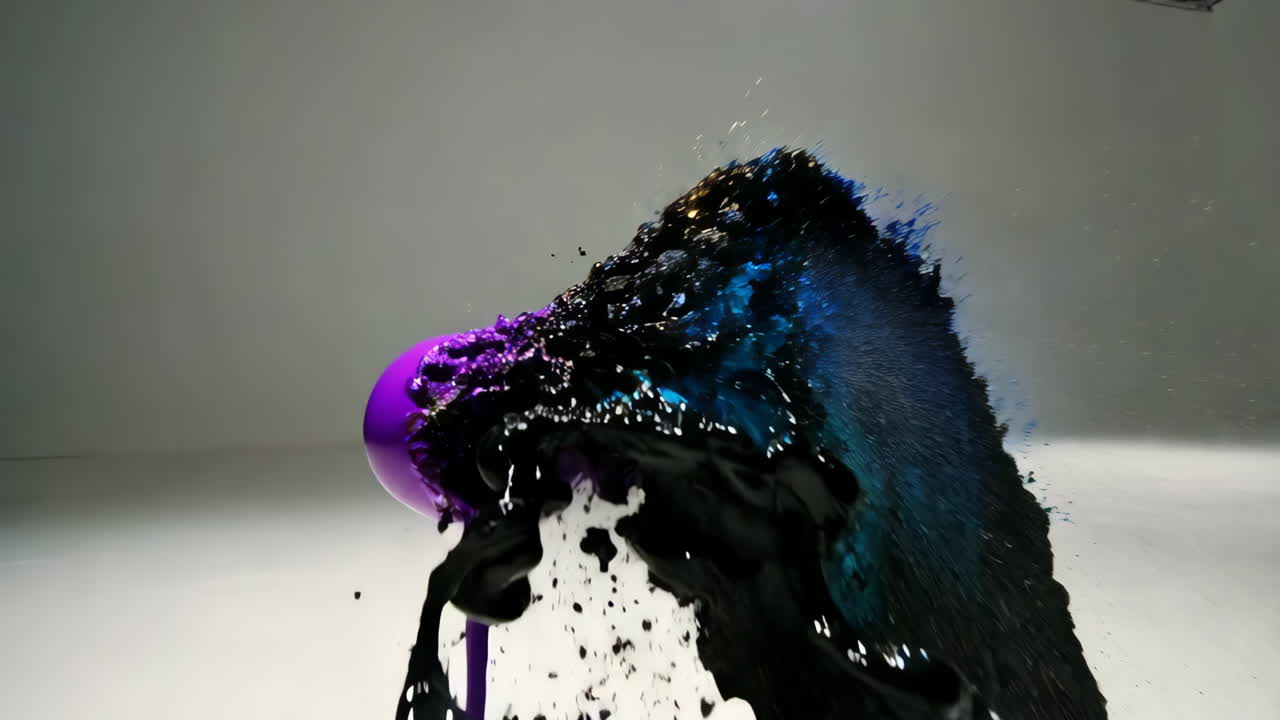 有色彩的油漆爆炸