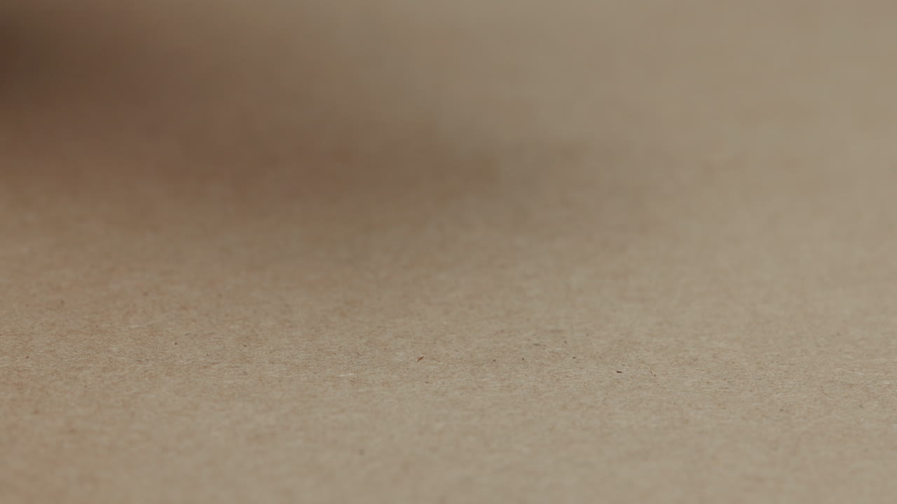 아름다움, 메이크업 및 브러시 제품 테이블에 떨어집니다.