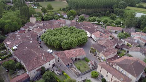 fourcès lateral travelling, dordogne, labelled les plus beaux villages de france