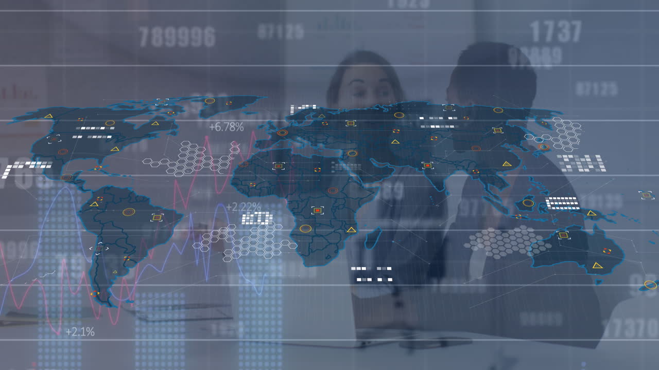 animación del procesamiento de datos y el procesamiento de datos sobre diversas personas