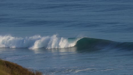 waves breaking on the shore in melbourne, australia