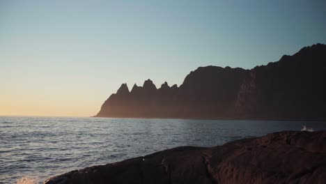 Ein-Malerisches-Küstengebiet,-Tungeneset,-Norwegen-–-Breit