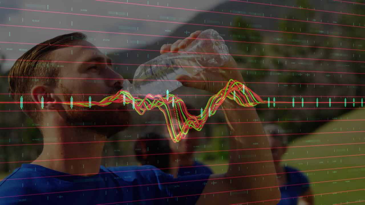 animación del procesamiento de datos sobre grupos de hombres y mujeres descansando y bebiendo agua