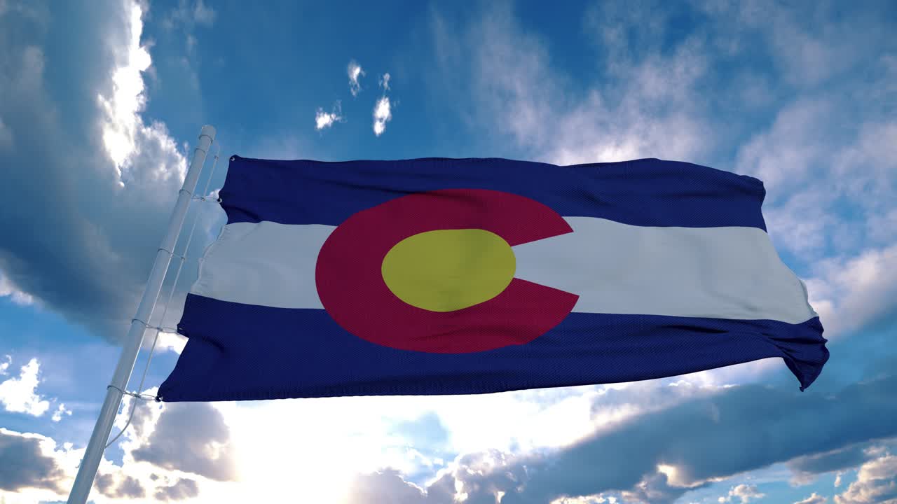 하늘에서 바람에 흔들리는 발 기둥에 있는 콜로라도 발 - 미국 콜로라도 주