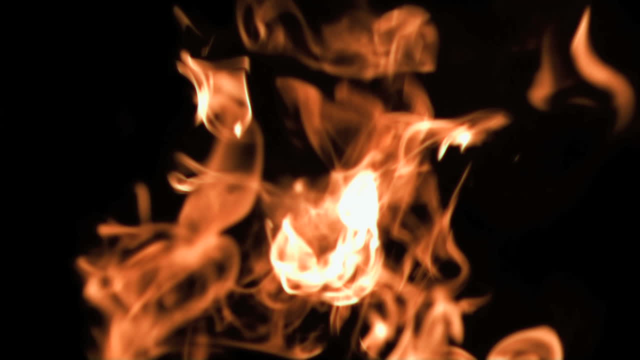 Una fiamma in super slow motion