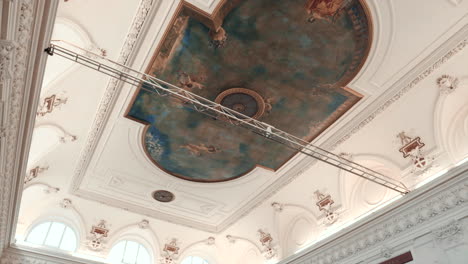 large-picture-on-the-ceiling-of-a-large-hall