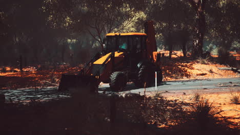 Tractor-Excavadora-En-Bosque-De-Arbustos