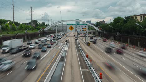 Time-lapse-shot-of-rush-hour-traffic-on-59-South-freeway-in-Houston