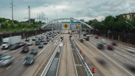 Toma-De-Lapso-De-Tiempo-Del-Tráfico-De-La-Hora-Pico-En-La-Autopista-59-Sur-En-Houston